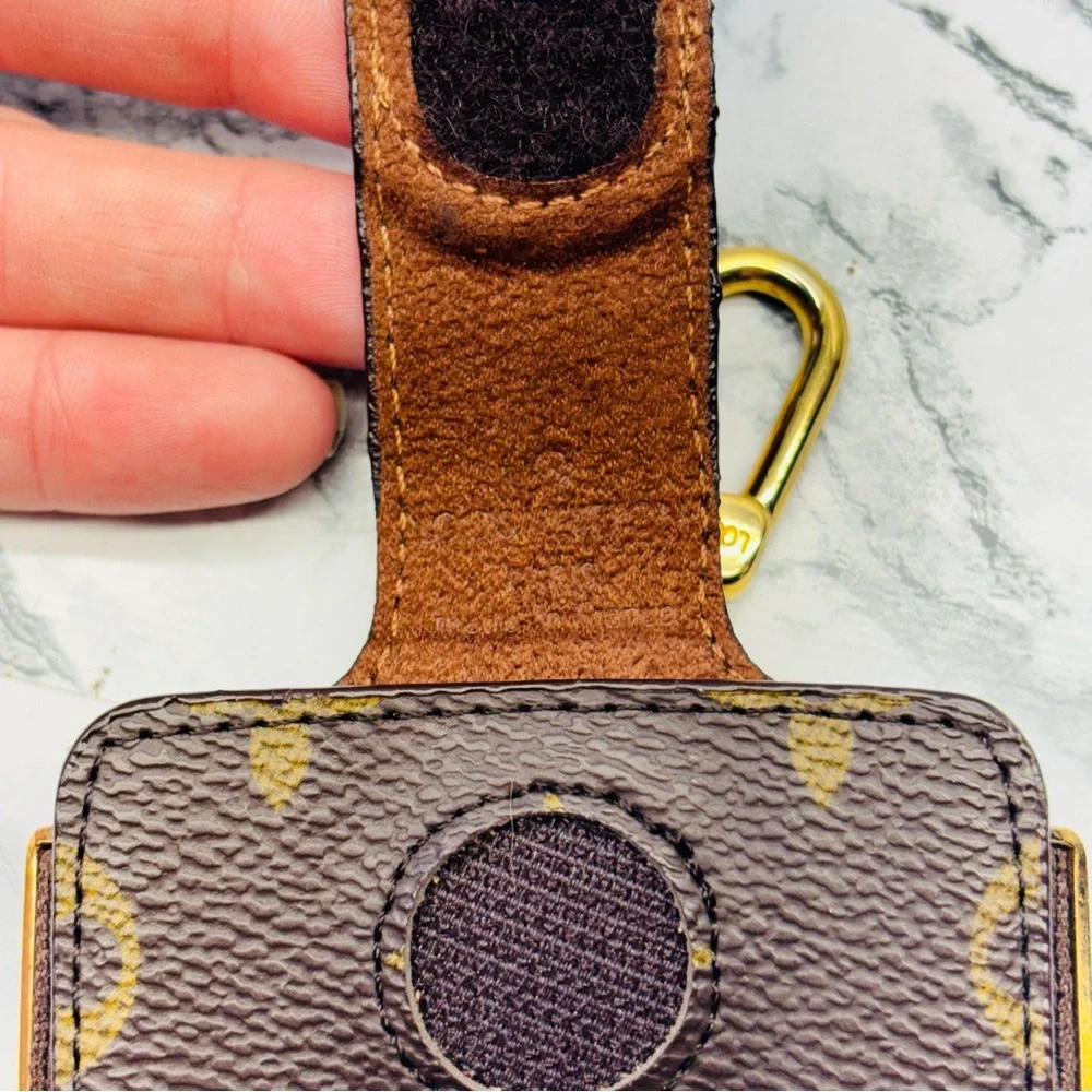 Louis Vuitton Monogram Brown Etui Telephone case Vintage Excellent Condition